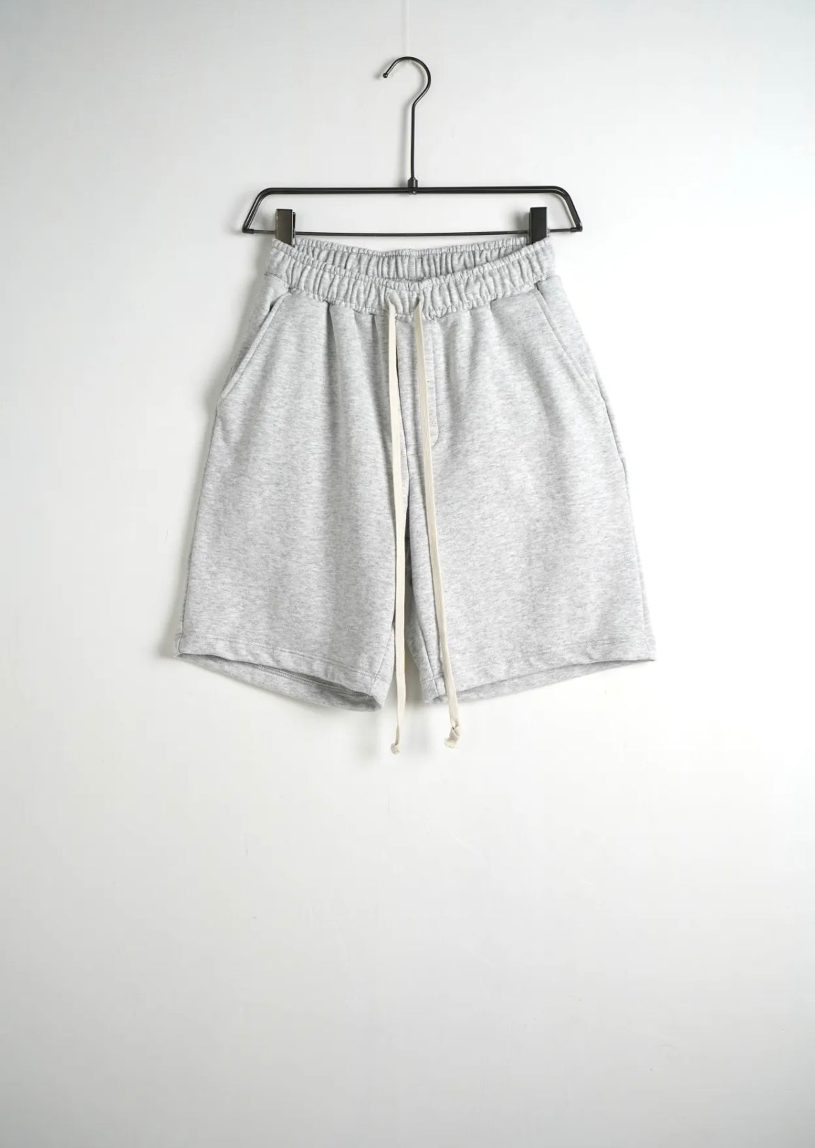 Pantalone corto grigio estivo
