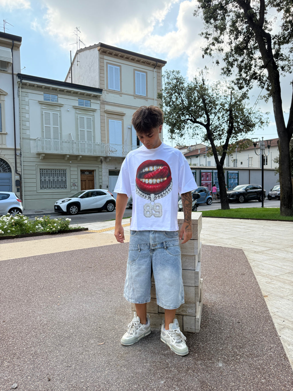 T shirt over SAVAGE SMILE white